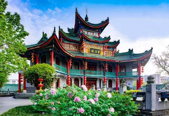 博物馆集遗址保护,文物收藏,保管研究,展示教育,园林景观,文化旅游为