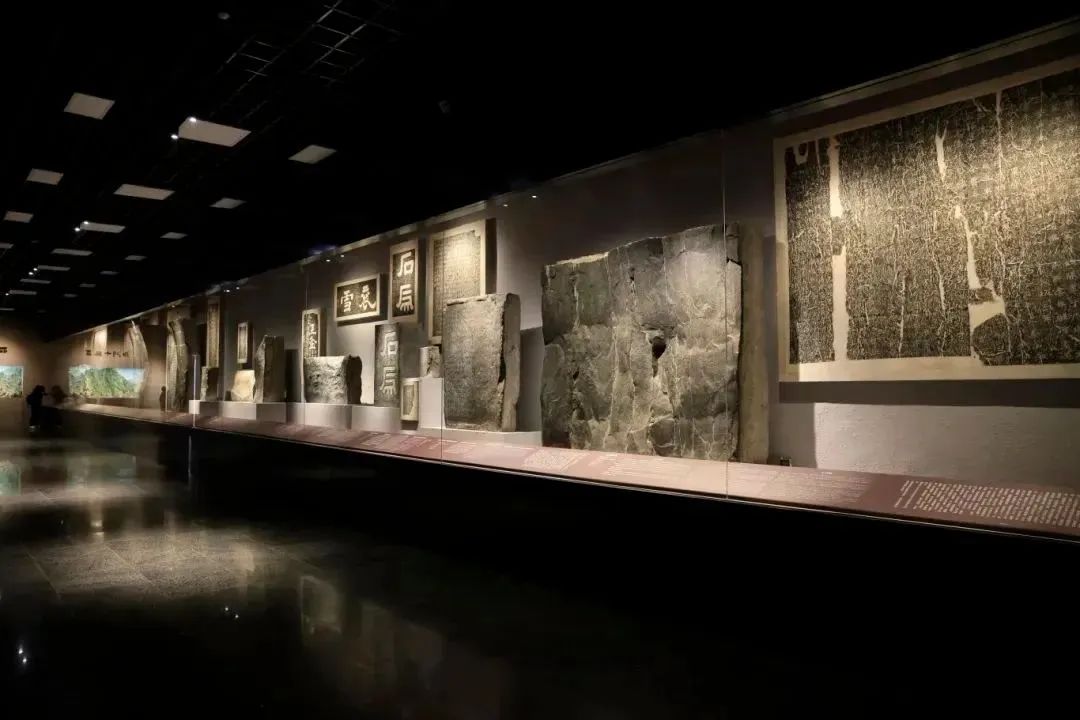参观信息汉中市博物馆,古汉台馆区实行免费开放,馆内拜将坛馆区门票20