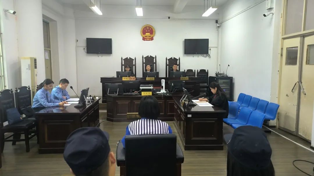 汉滨法院审理首例洗钱案并当庭宣判.jpg