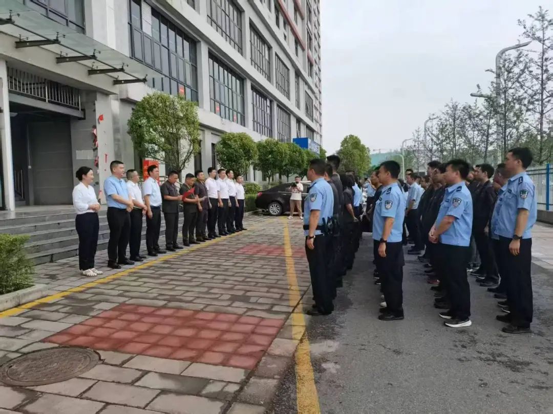 汉滨法院开展为期10天的“金州利剑 · 金融清欠”专项执行行动.jpg