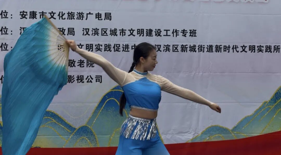 5d9c35b1739d9e7cf66771ae98585d42.jpg