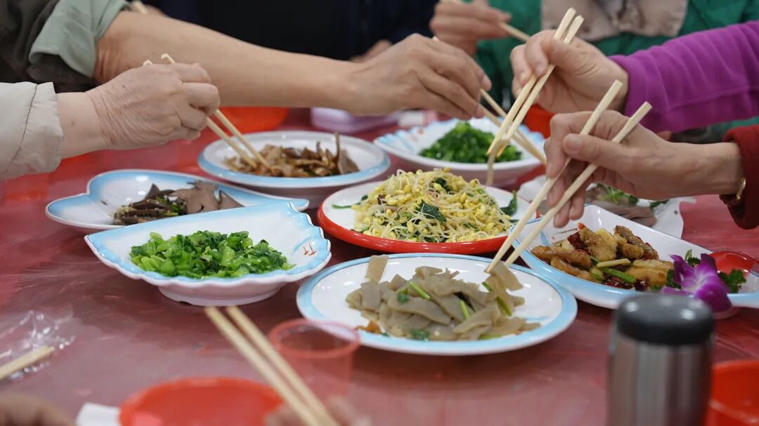 陕南春早茶香溢 茶旅融合引客来 (22).JPG