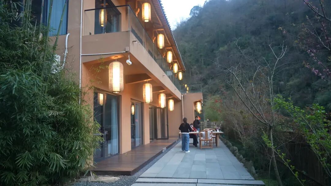 陕南春早茶香溢 茶旅融合引客来 (20).JPG