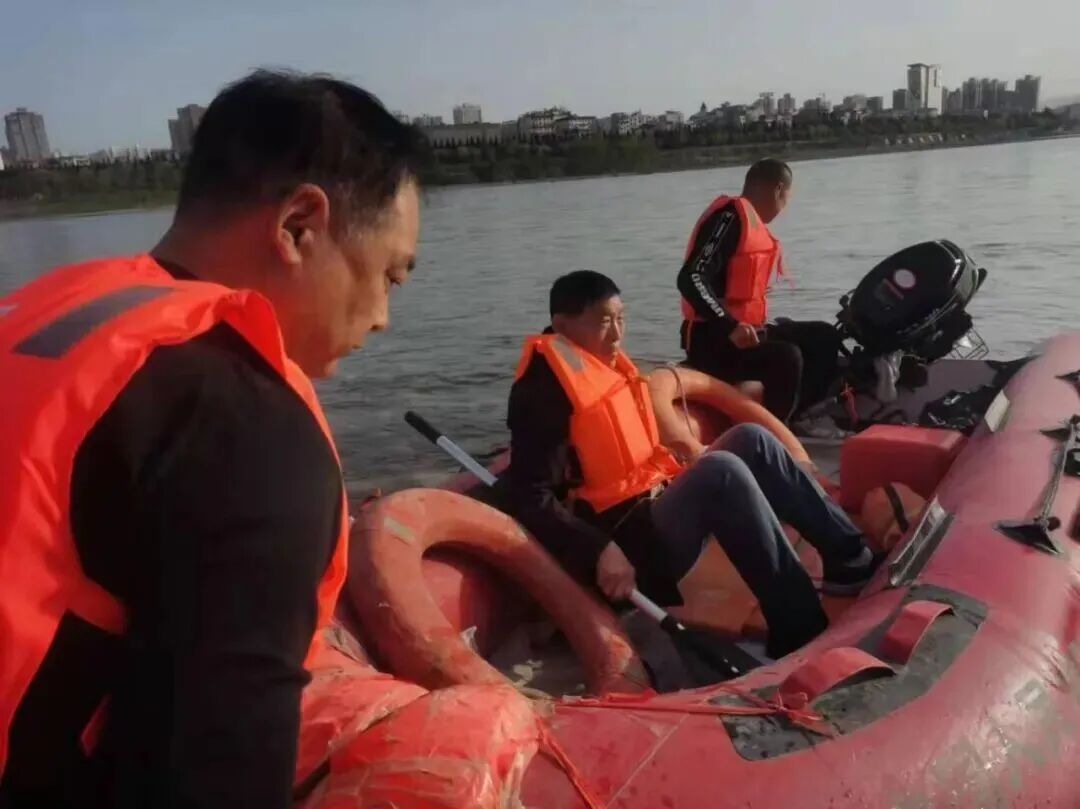 汉江畔的“生命守护者”2.jpg
