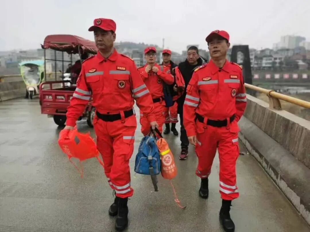 汉江畔的“生命守护者”4.jpg